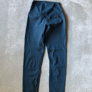Born Primitive “your go to legging” deep teal